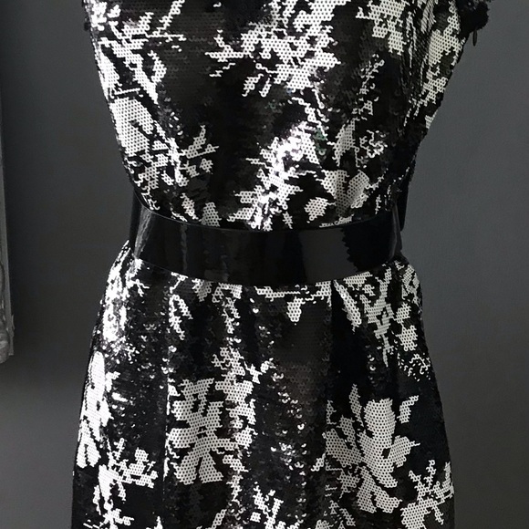 Gorgeous BNWT MICHEAL KORS  sequin dress size Large - Picture 5 of 15
